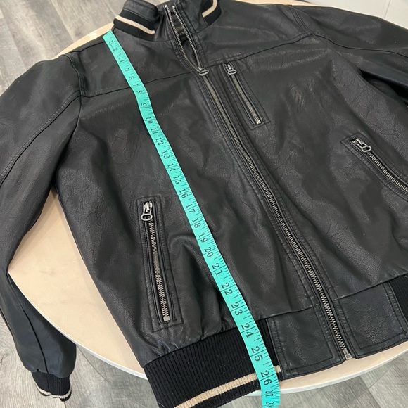 Wilsons Black Faux Leather BomberJacket. - Picture 13 of 15